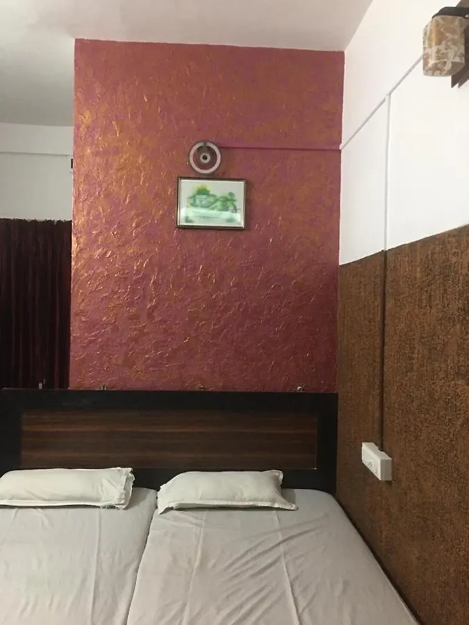 Jaktstuga Kvm Tourist Home Palakkad